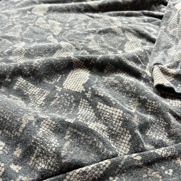 Show Me your Mumu Pullover CrewNeck Long Sleeve Sweatshirt Women’s M SOLD AS IS - Picture 8 of 8